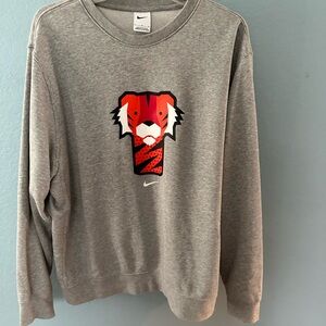 Nike tiger woods Crewneck Gray Sweater with Tiger Graphic